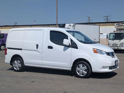 Used 2020 Nissan NV200 SV FWD image 1