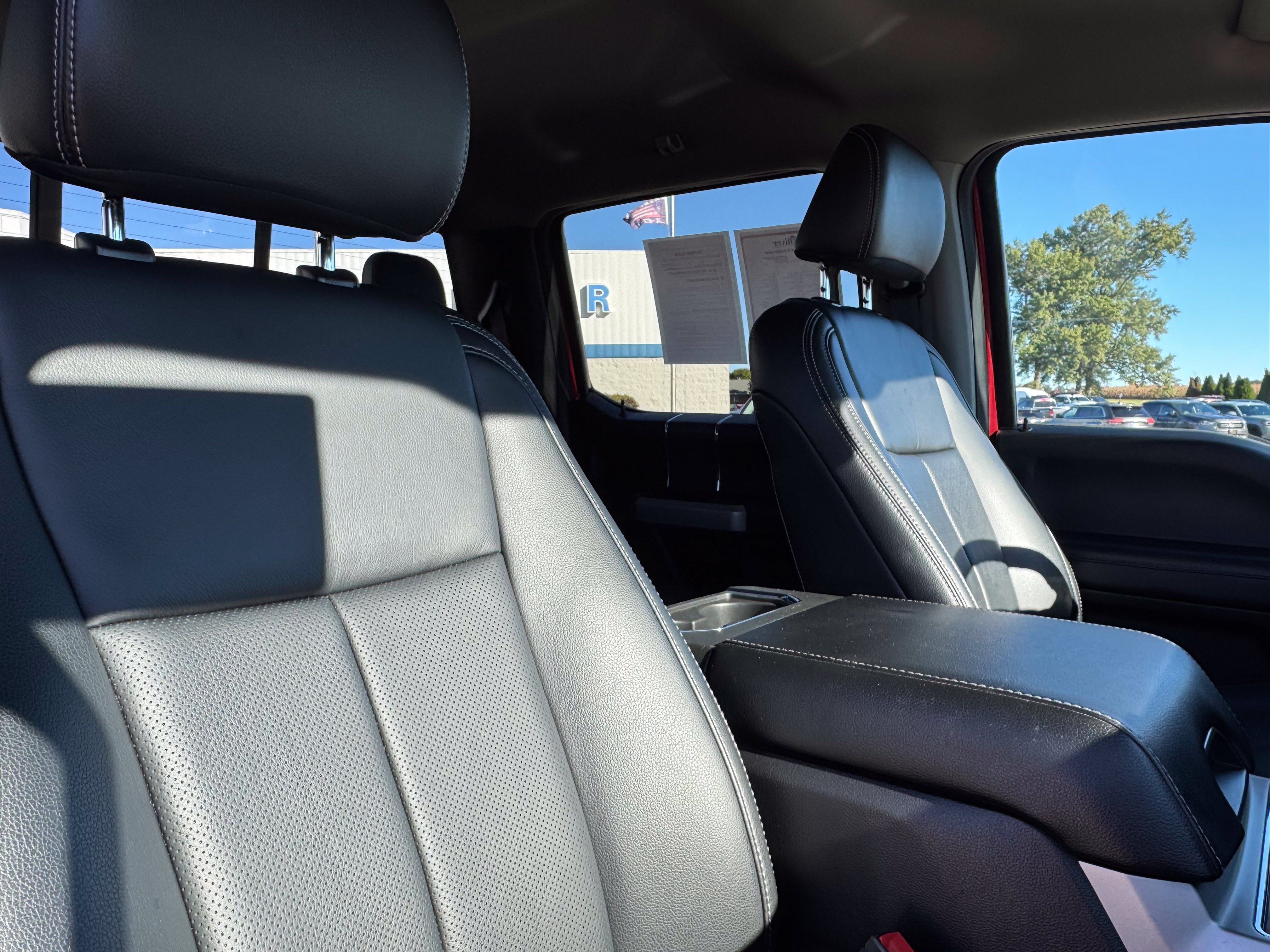 Used 2021 Ford F250 Lariat w/ Lariat Value Package AWD/4WD image 9