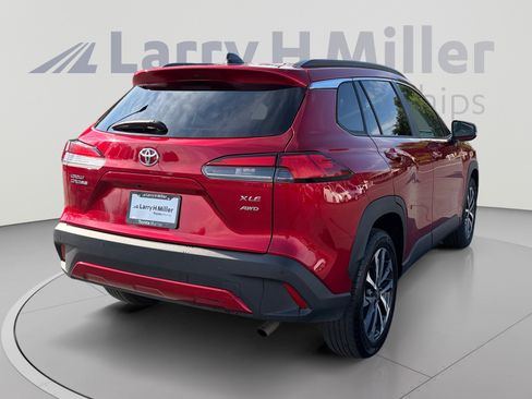 Used 2025 Toyota Corolla Cross XLE AWD/4WD image 5