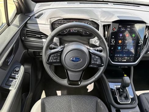 Used 2025 Subaru Forester Premium AWD/4WD image 23