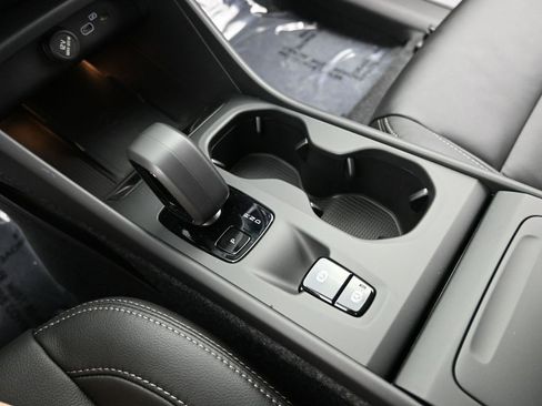 New 2025 Volvo XC40 B5 Core w/ Protection Package Premier image 22