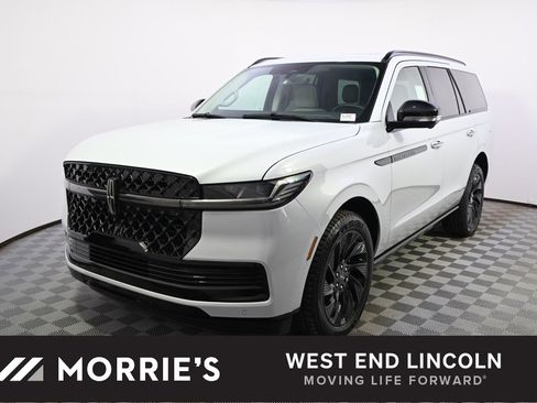 New 2026 Lincoln Navigator Reserve w/ Jet Appearance Package image 1