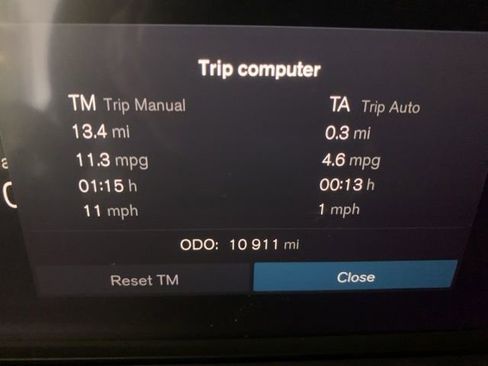 Certified 2025 Volvo XC60 B5 Plus image 11