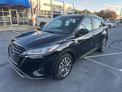 Used 2024 Nissan Kicks SR image 3