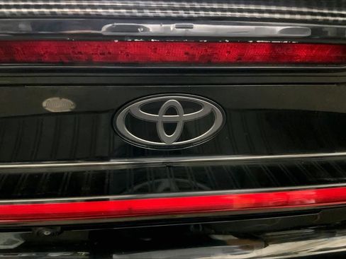 Used 2023 Toyota Prius Limited image 31