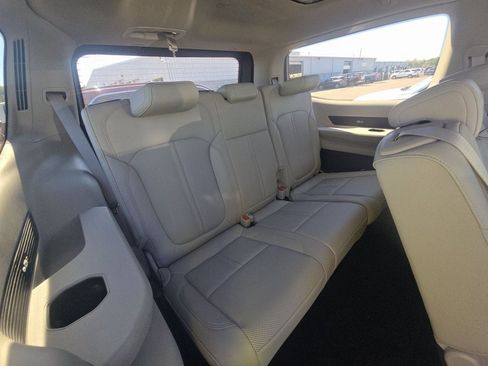 Used 2024 Jeep Wagoneer 4WD w/ Premium Group I image 8