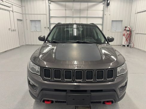 Used 2017 Jeep Compass Trailhawk w/ Leather Interior Group AWD/4WD image 16