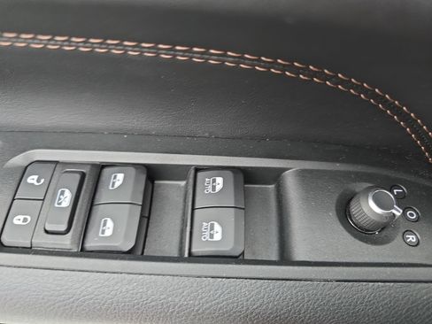 Used 2022 Jeep Compass Limited image 26