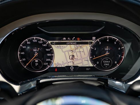 Used 2024 Bentley Continental GT image 19