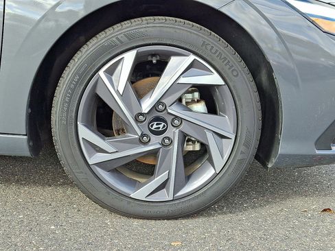 Used 2025 Hyundai Elantra Sport image 8