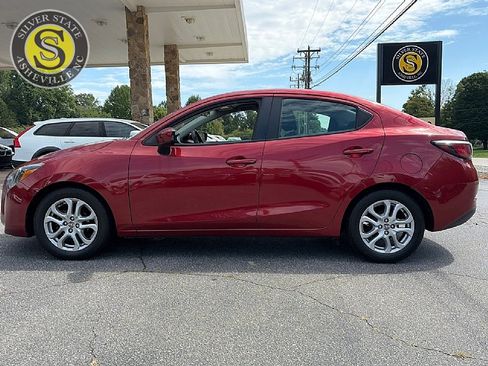 Used 2016 Scion iA FWD image 3