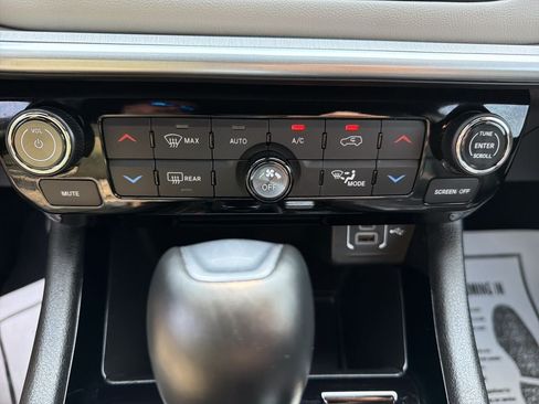Used 2025 Jeep Compass Limited AWD/4WD image 21