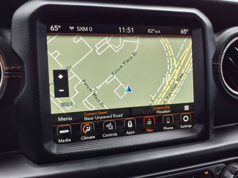 Used 2021 Jeep Gladiator Overland AWD/4WD image 7
