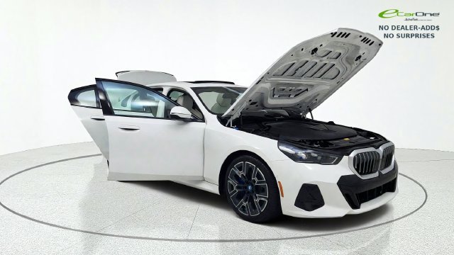 Used 2025 BMW i5 eDrive40 w/ M Sport Package AWD/4WD image 11