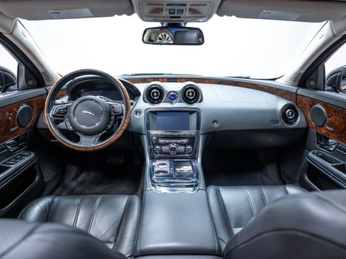 Used 2013 Jaguar XJ AWD image 23