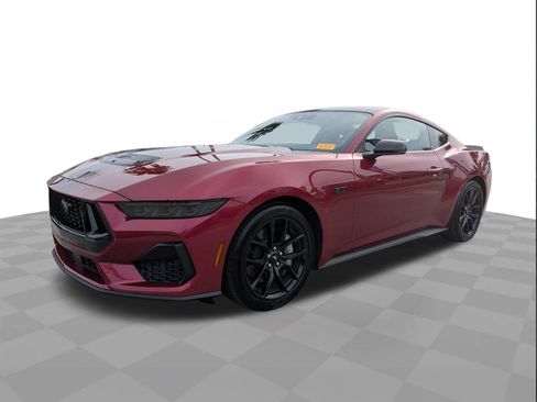 Used 2025 Ford Mustang GT Premium image 8