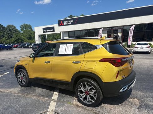Used 2022 Kia Seltos SX w/ Sunroof Package AWD/4WD image 5