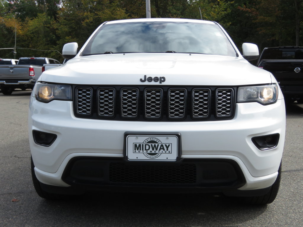Used 2018 Jeep Grand Cherokee Altitude AWD/4WD image 2