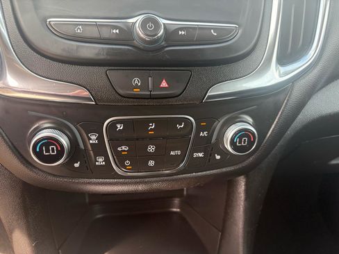 Used 2024 Chevrolet Equinox LT FWD image 26