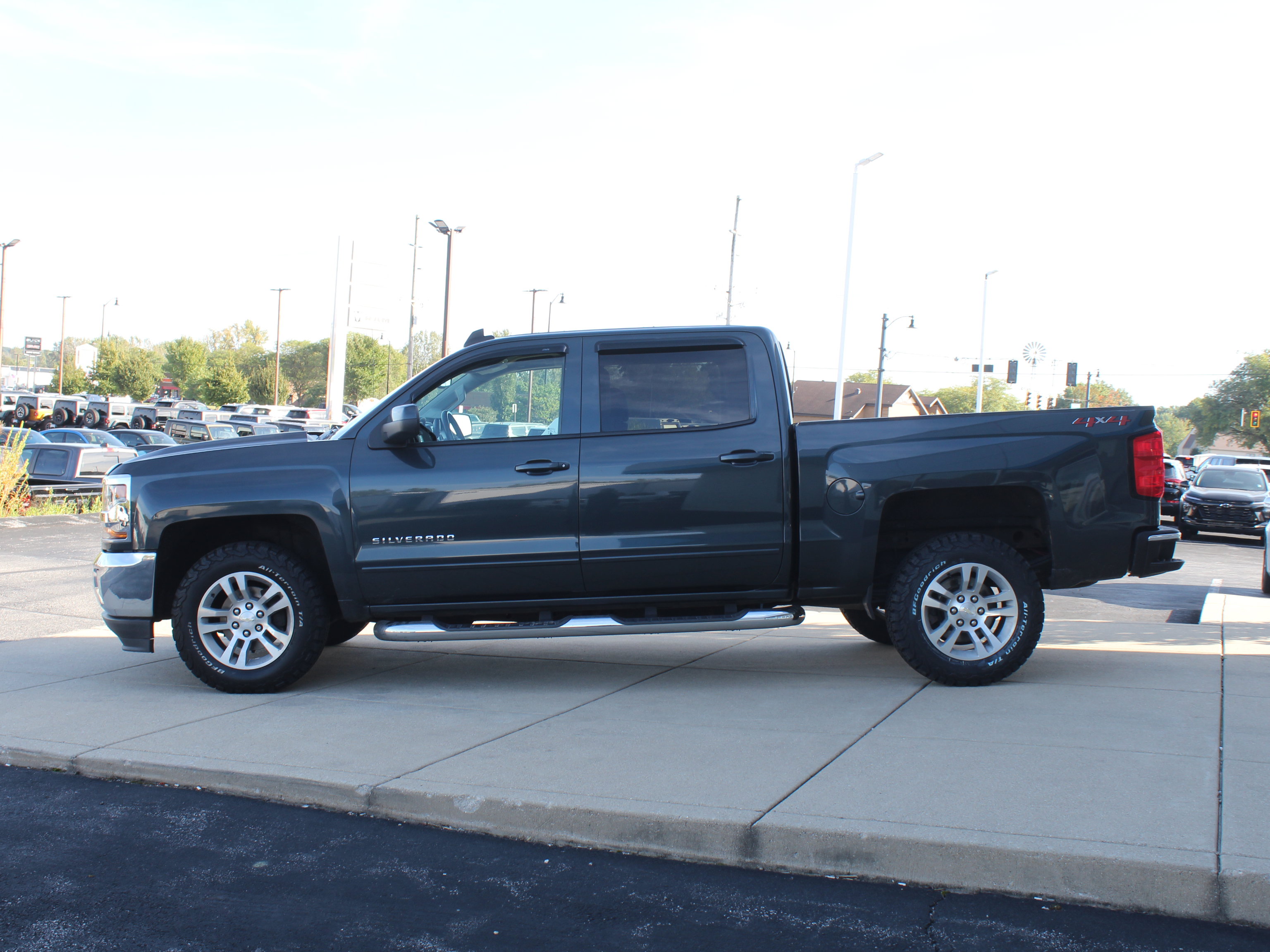 Used 2018 Chevrolet Silverado 1500 LT w/ All Star Edition AWD/4WD image 9