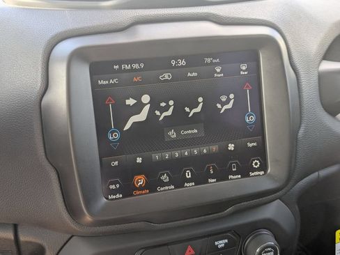 Certified 2022 Jeep Renegade Trailhawk AWD/4WD image 23