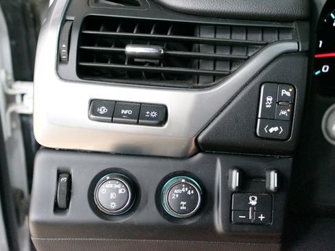 Used 2018 Chevrolet Tahoe Premier AWD/4WD image 15