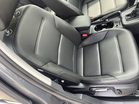 Used 2016 Volkswagen Golf Limited Edition FWD image 16