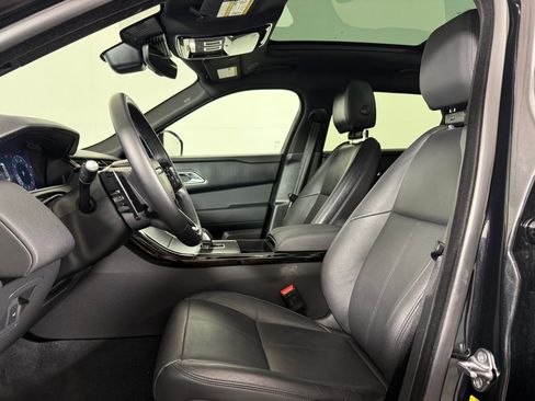 Used 2025 Land Rover Range Rover Velar Dynamic SE image 4