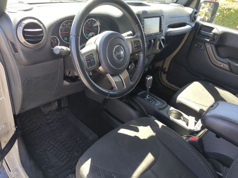 Used 2018 Jeep Wrangler Sport AWD/4WD image 16