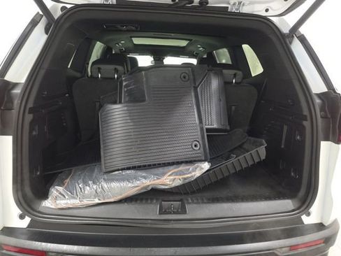 Used 2025 GMC Acadia AT4 image 11