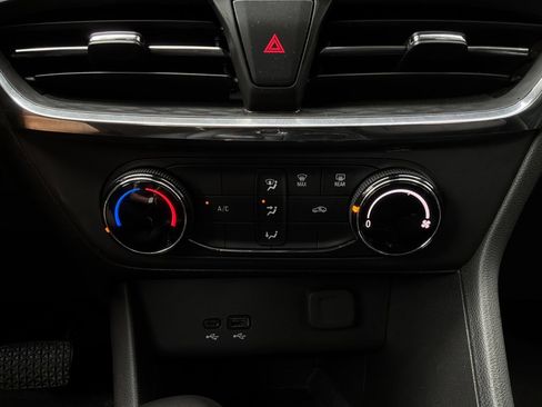 Used 2025 Buick Encore GX Preferred FWD image 26