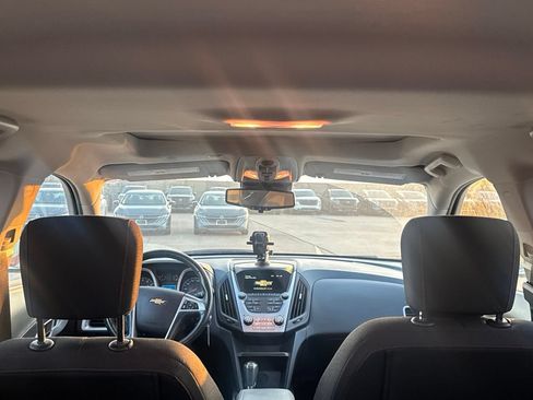 Used 2017 Chevrolet Equinox LT FWD image 37