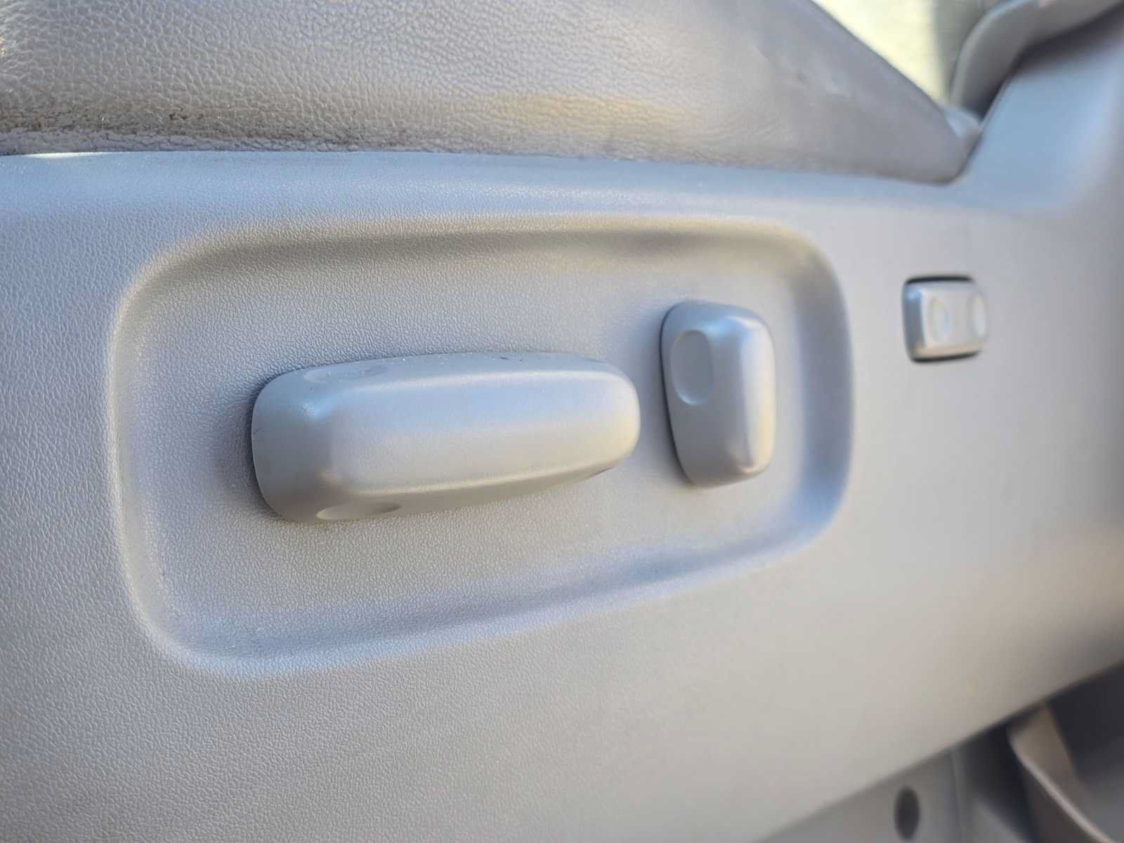 Used 2005 Toyota Sienna XLE Limited w/ XLE Limited Pkg 1 FWD image 29
