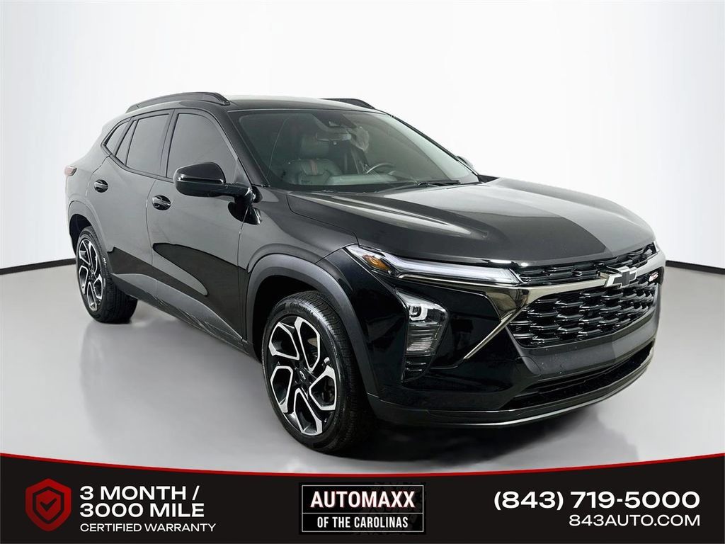 Used 2026 Chevrolet Trax RS w/ Driver Confidence Package FWD image 1