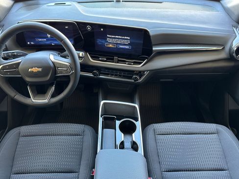 New 2025 Chevrolet Equinox LT image 13
