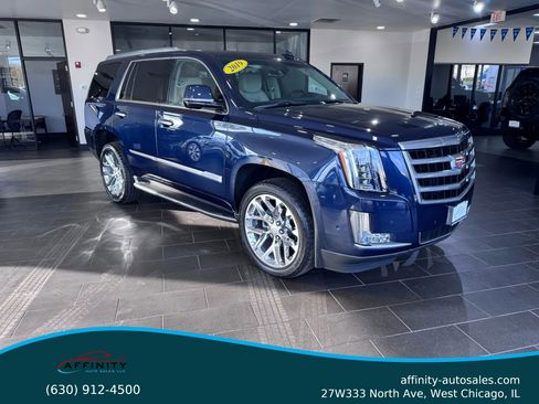 Used 2019 Cadillac Escalade Luxury image 1