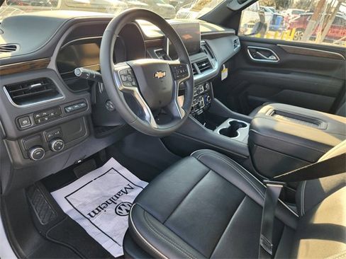 Used 2024 Chevrolet Suburban Premier image 8