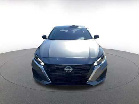 Used 2025 Nissan Altima 2.5 SV image 4