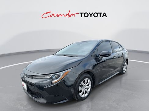 Certified 2022 Toyota Corolla LE image 1
