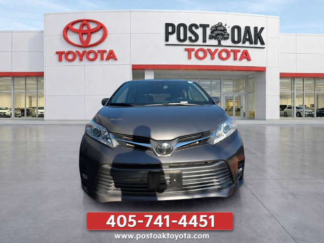 Used 2019 Toyota Sienna XLE w/ XLE Navigation Package FWD image 11