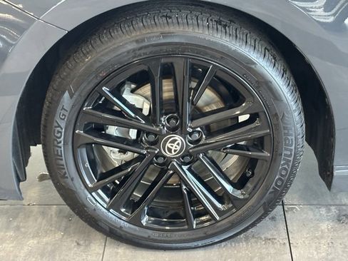 Used 2025 Toyota Camry SE image 34