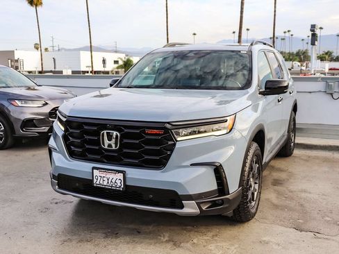 Used 2024 Honda Pilot TrailSport image 4