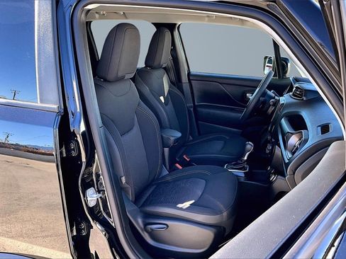 Certified 2023 Jeep Renegade Latitude w/ Sun/Sound Group image 8