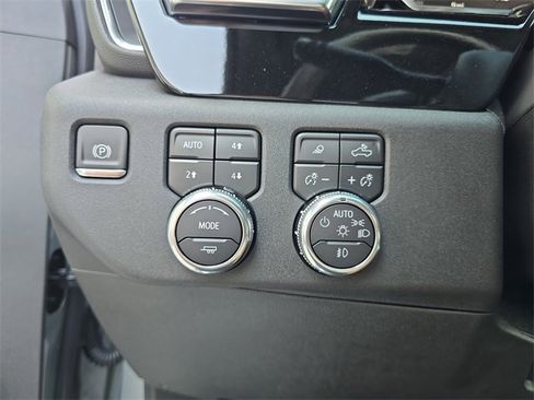 New 2025 GMC Sierra 2500 SLT w/ SLT Premium Package image 23