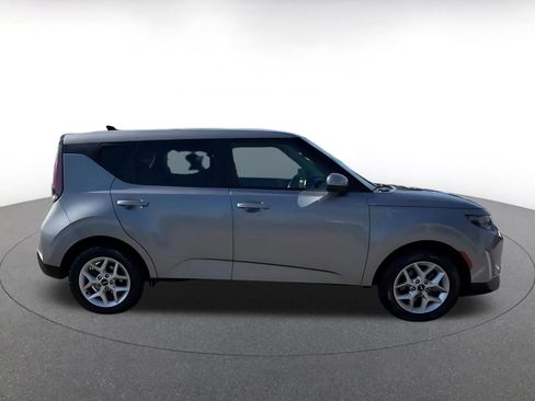 Used 2025 Kia Soul LX w/ LX Technology Package image 16