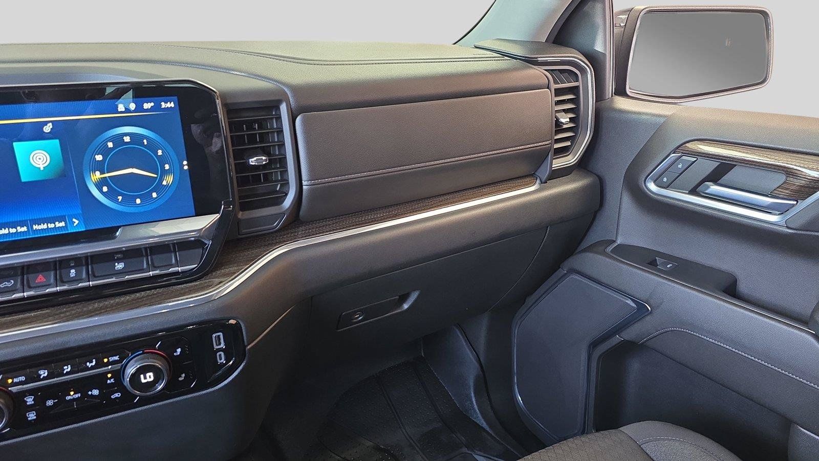 Used 2023 Chevrolet Silverado 1500 RST w/ Redline Edition AWD/4WD image 23