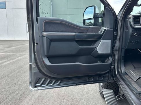 Used 2024 Ford F250 Platinum AWD/4WD image 5