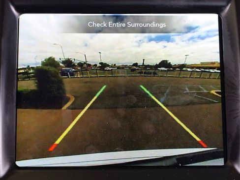 Used 2023 Chrysler 300 Touring L image 18