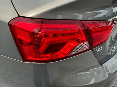 Used 2018 Chevrolet Impala LT w/ LT Leather Package FWD image 23