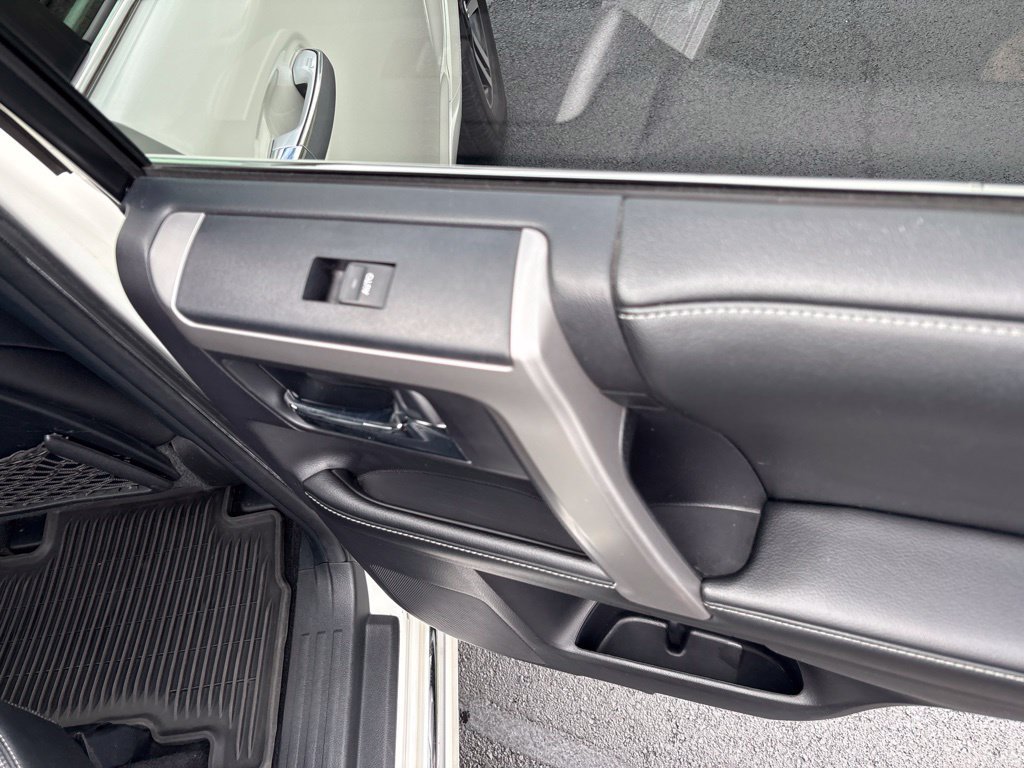 Used 2014 Toyota 4Runner Limited AWD/4WD image 26